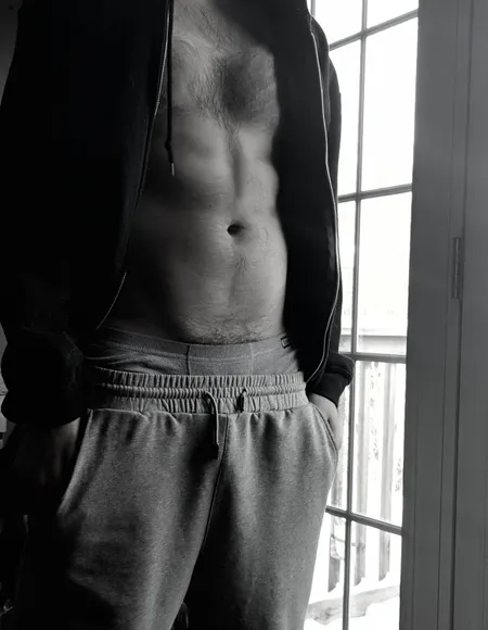 Hung and uncut profile photo