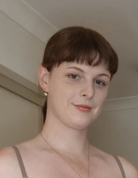 illustrious tgirl profile photo