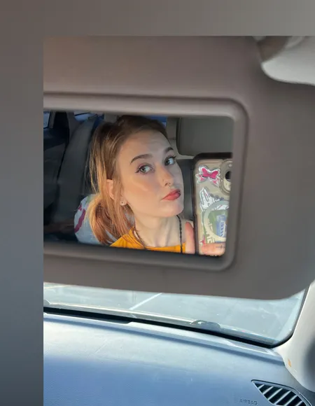 indi profile photo