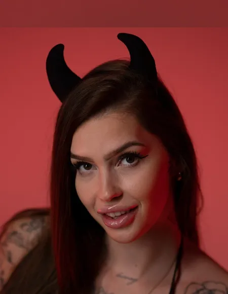 𝑰𝒏𝒌𝒆𝒅 𝑩𝒂𝒓𝒃𝒊𝒆 𝑯𝒂𝒏𝒏𝒂 💖 profile photo