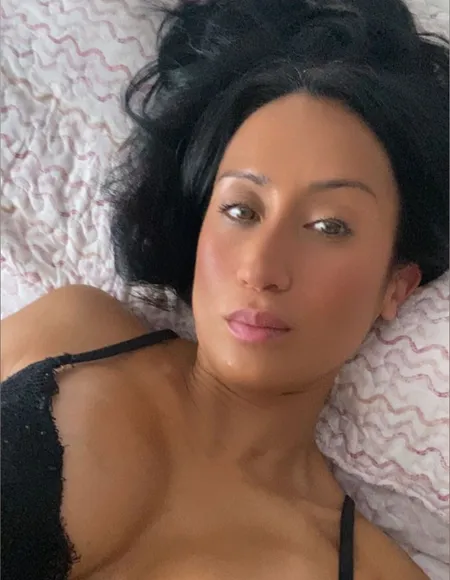 Fit babes 2,7% π profile photo