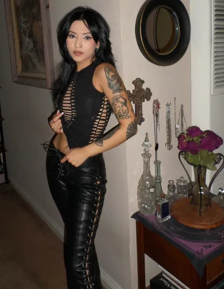 Isabelle Dawn profile photo