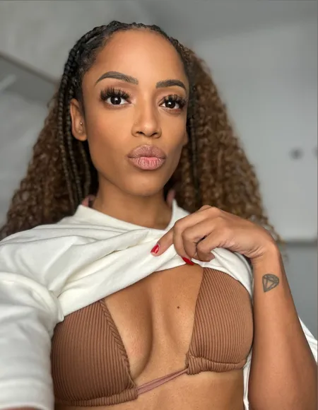 Latina Hot Mom 🍑🌴 profile photo