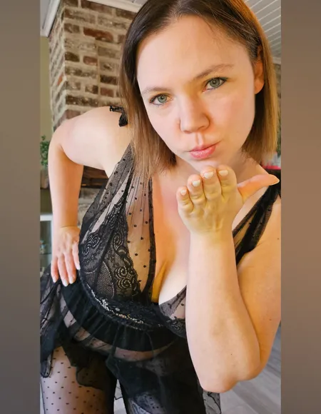 Juliana moore profile photo