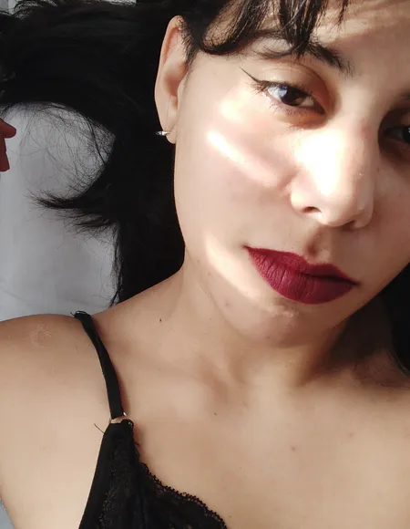 KINKY JULIA 🐍 profile photo