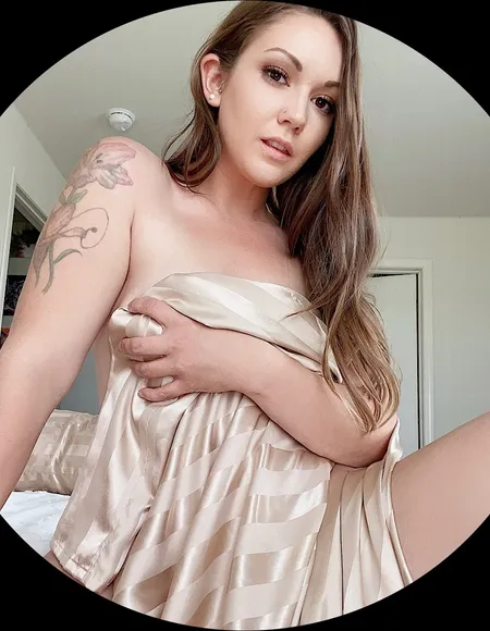🟡JULIE JUICE MOM NEXT DOOR🟡 profile photo