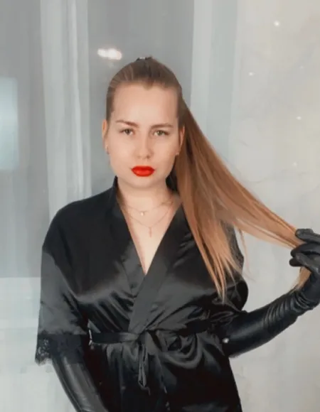 JULIA SUNRISE profile photo