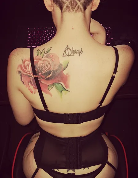 KB💋 Tattooed Hotwife - Petite - Customs profile photo