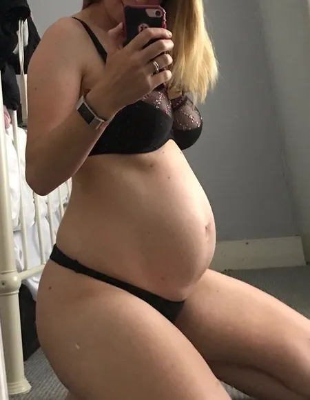 Hot Pregnant Honey profile photo