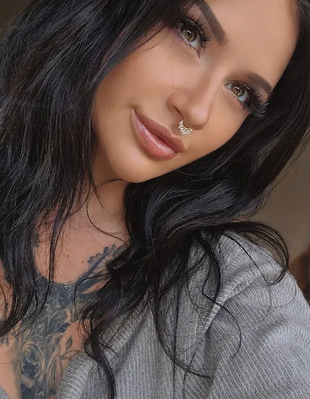 𝑲𝑨𝒀𝑳𝑬𝑰𝑮𝑯 𝑮𝑰𝑩𝑩𝒀 🖤 profile photo