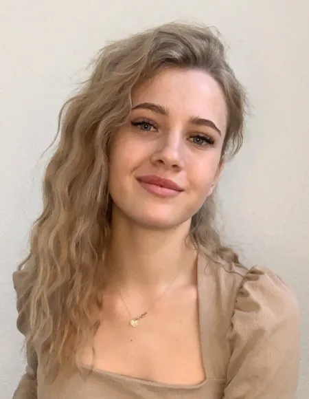 🕊 𝔹𝕃𝕆ℕ𝔻𝔼 𝕂𝕀ℝ𝔸 😇 profile photo