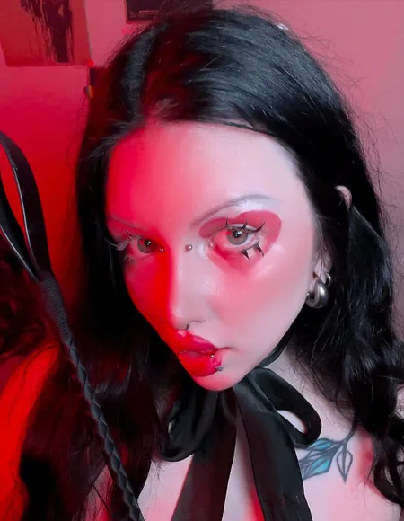 Kira Goth Girl 🖤 profile photo