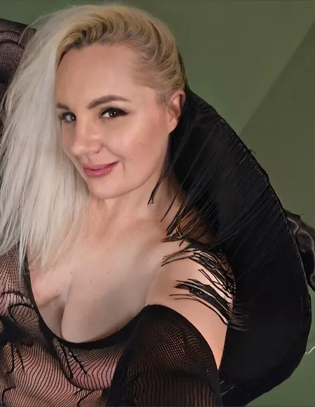 Lady Blondina profile photo