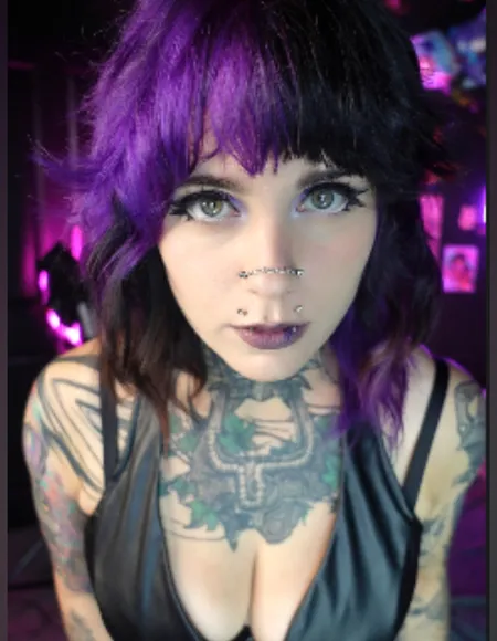 Laheldoll BIG TITTY GOTH GF profile photo