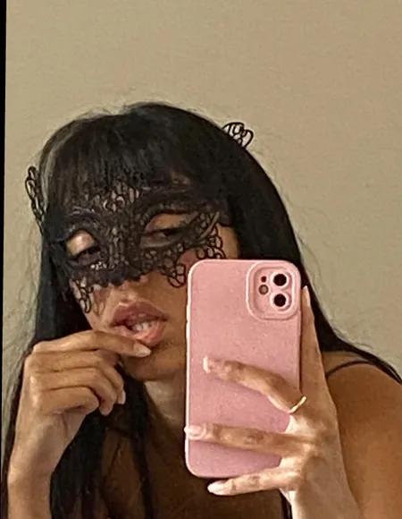 Lo profile photo