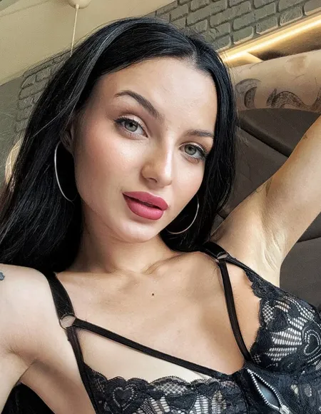 𝐋𝐚𝐧𝐚 𝐁𝐥𝐚𝐲𝐤𝐞 profile photo