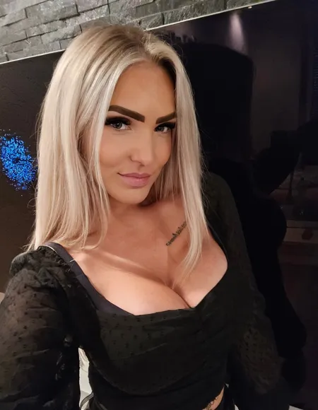 Larissa Lou profile photo