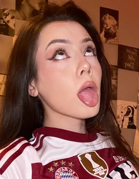 IZZLARISSA FREE PAGE profile photo