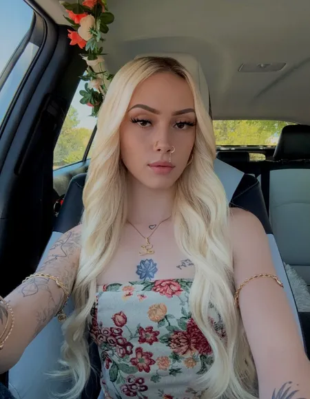 𝔏 🎀 profile photo