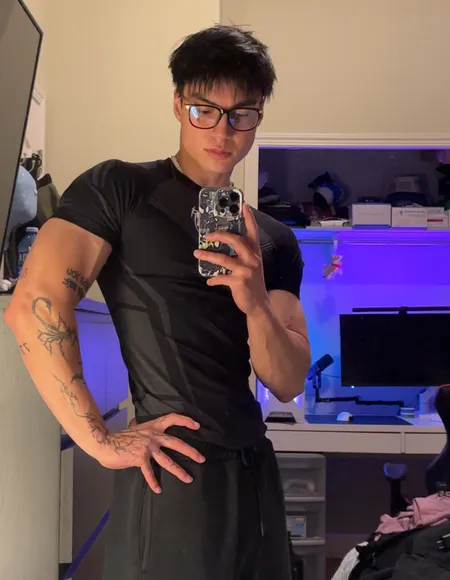 yungchua profile photo