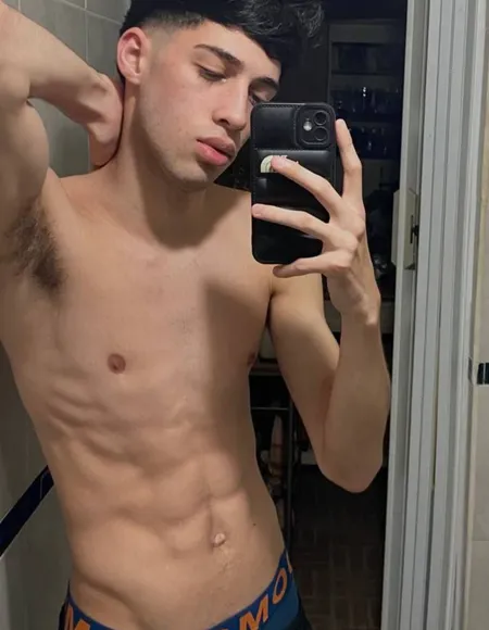 León profile photo