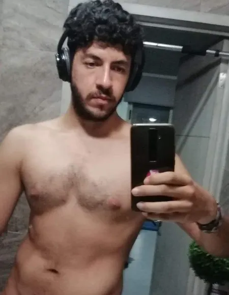 León profile photo