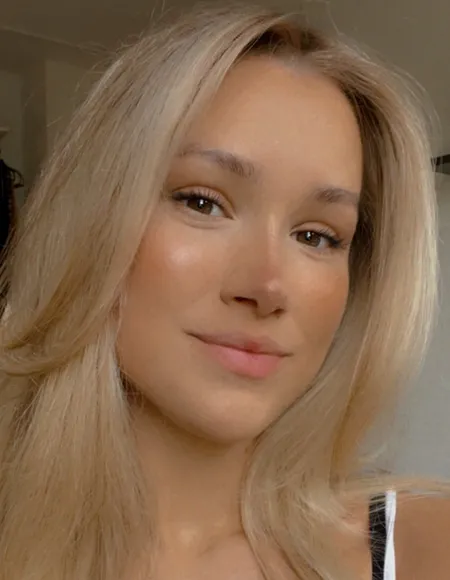 lia profile photo