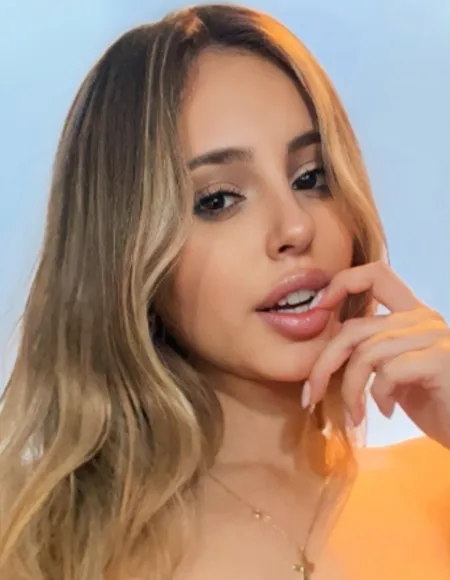 Lily 🌹 profile photo