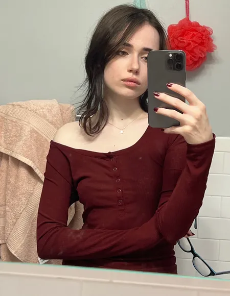 liiias18+ profile photo