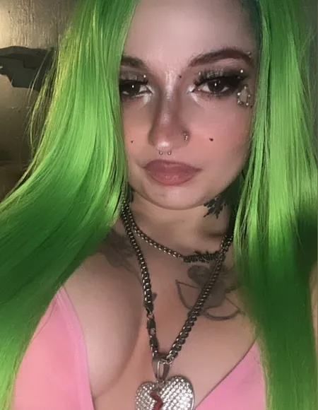 𝓱𝓪𝔂𝓵𝓲𝓮 𝓶𝓪𝓻𝓲𝓮 𝔀𝓪𝓻𝓭 profile photo