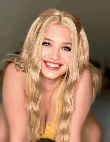 Lili Lilis profile photo