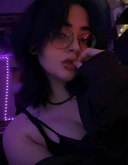 ur bunny gf!! profile photo