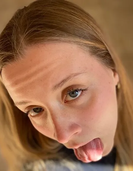 Lita your custom expert profile photo