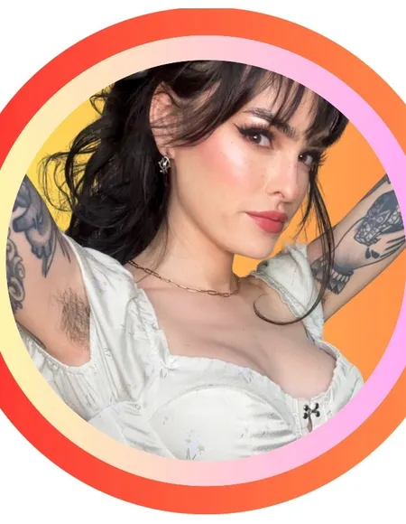 𝖍𝖔𝖑𝖑𝖞 🎂 (B-day Oct 30) 🎉 profile photo
