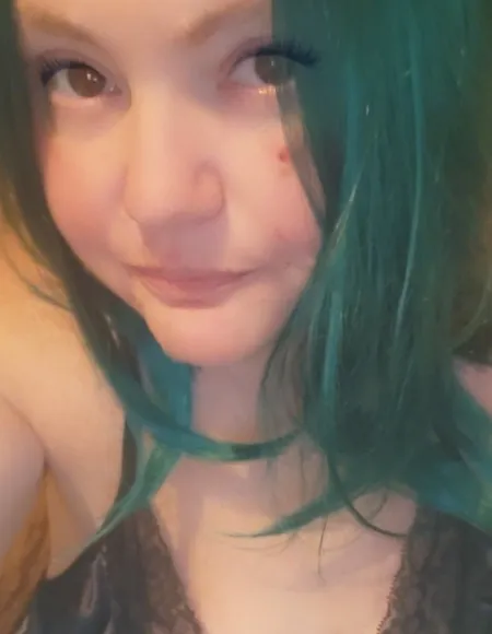 Lizmagicallydecilouspromo profile photo