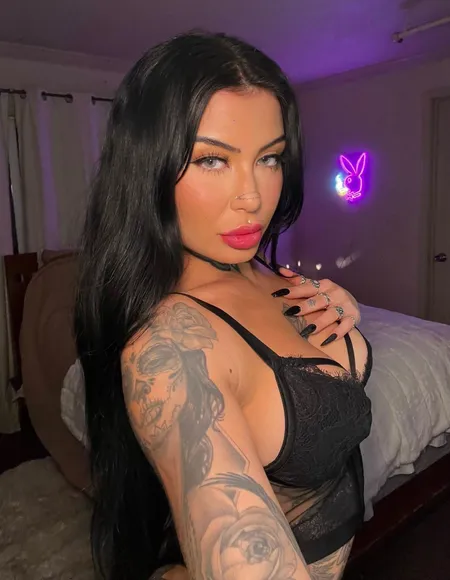 Lola 🖤 profile photo