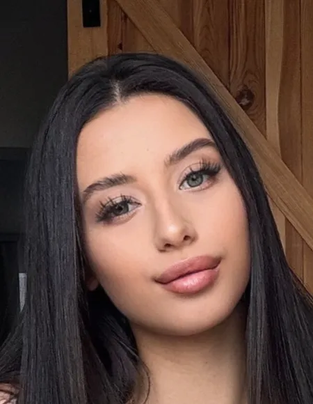 Lola Lick profile photo