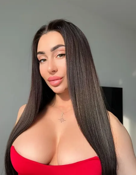 🍒 L O U I S E 🍒 profile photo