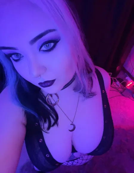 Luna C Vondrak profile photo