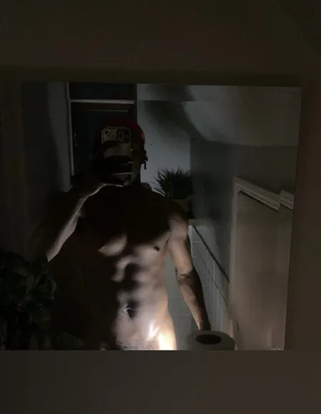HungLloyd 🍆 profile photo