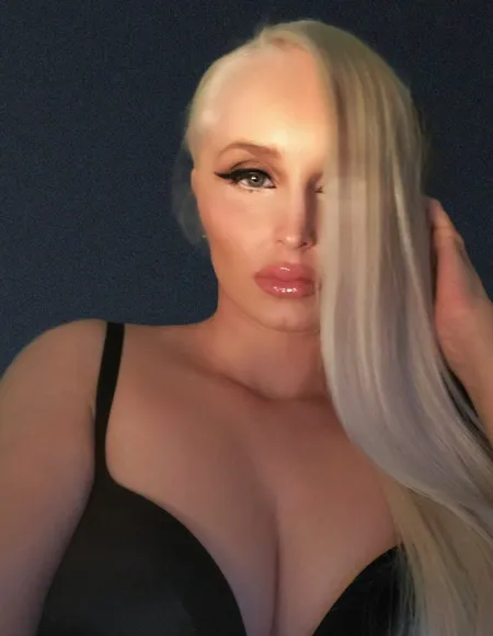 Mara fetish doll profile photo
