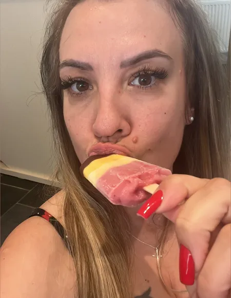 Marie Gold profile photo