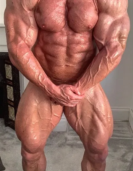 The masked Bodybuilder profile photo