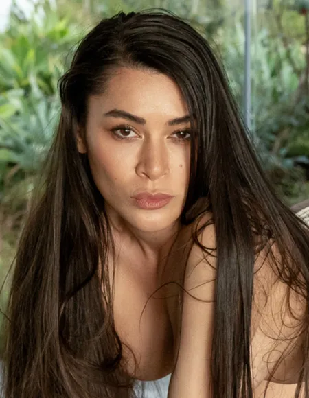 Meana Wolf Premium profile photo