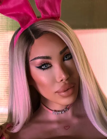 Megan Million โ Luxury Bimbo Doll (free) profile photo