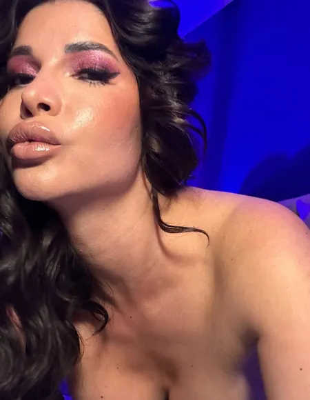 Mica🥂 profile photo