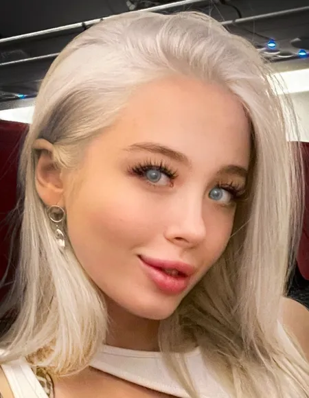 Milla 💜 secret page in bio profile photo