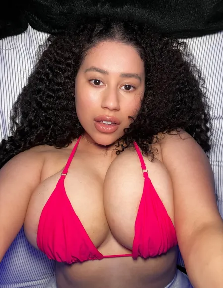 Miss Caramel Peach profile photo