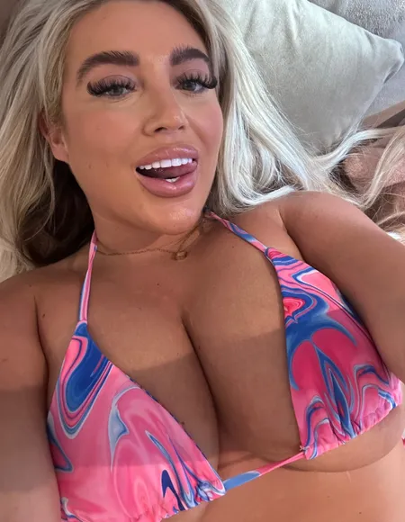 Chloe Amber 🌹 profile photo