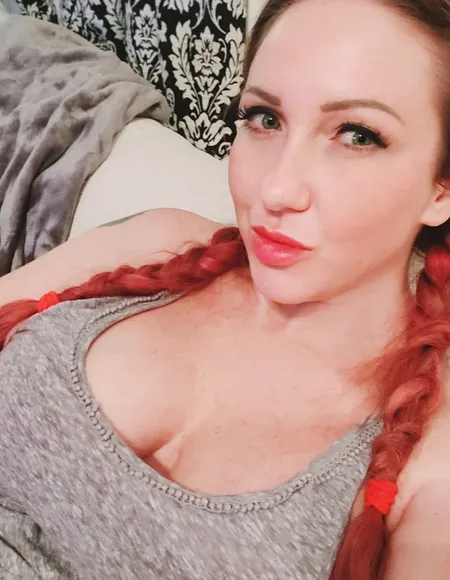 Danielle ⚾ Baseball and bad decisions 💋 profile photo